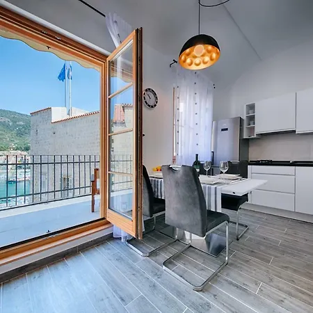 Apartament Demaria U Komizi S Pogledom Na