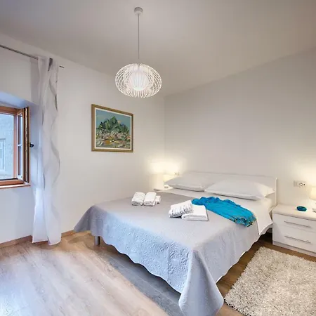 Apartament Demaria U Komizi S Pogledom Na Komiža