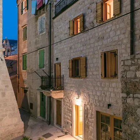 Demaria U Komizi S Pogledom Na Apartament *